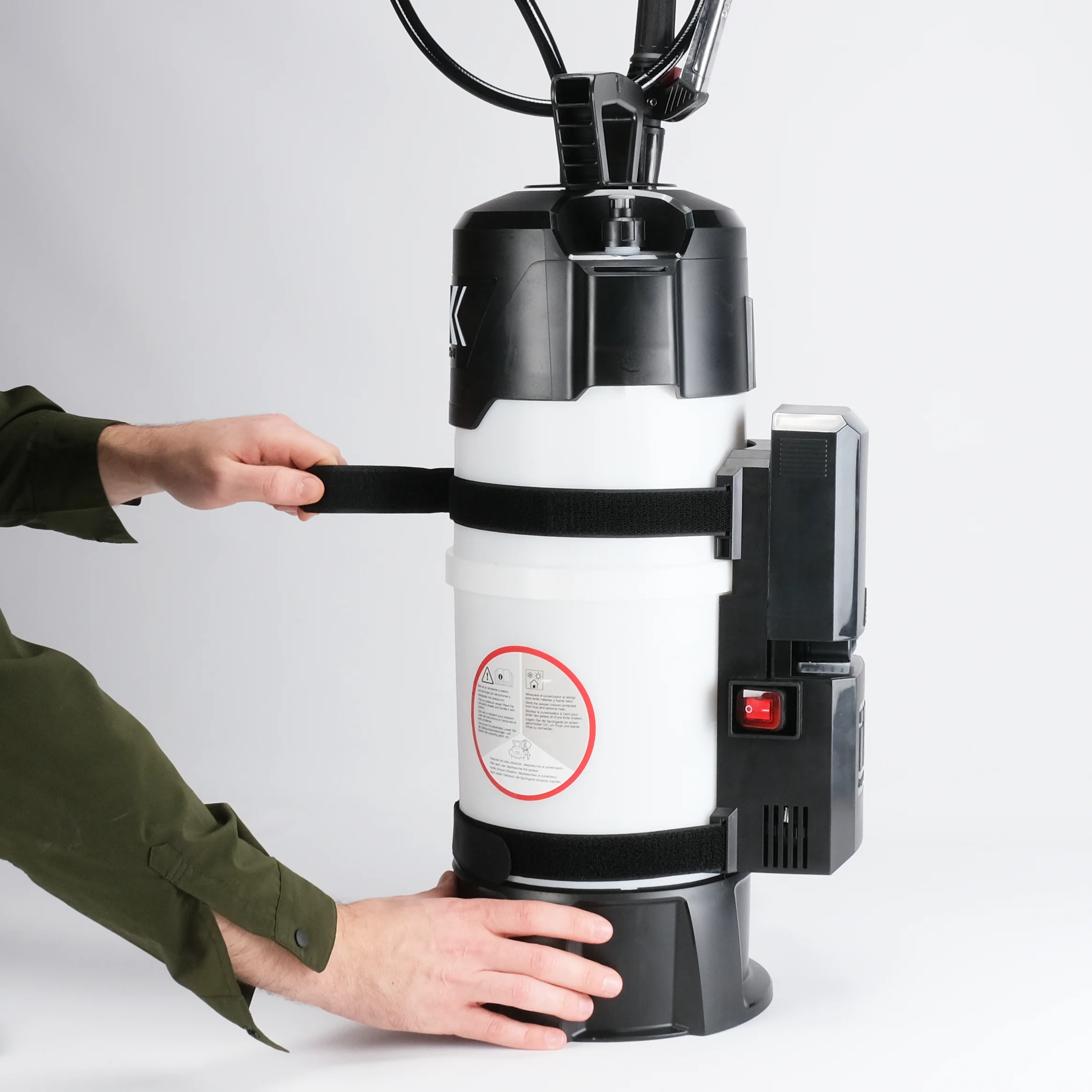 iK E Foam Pro 12 with Battery Powered Air Compressor - Image 4