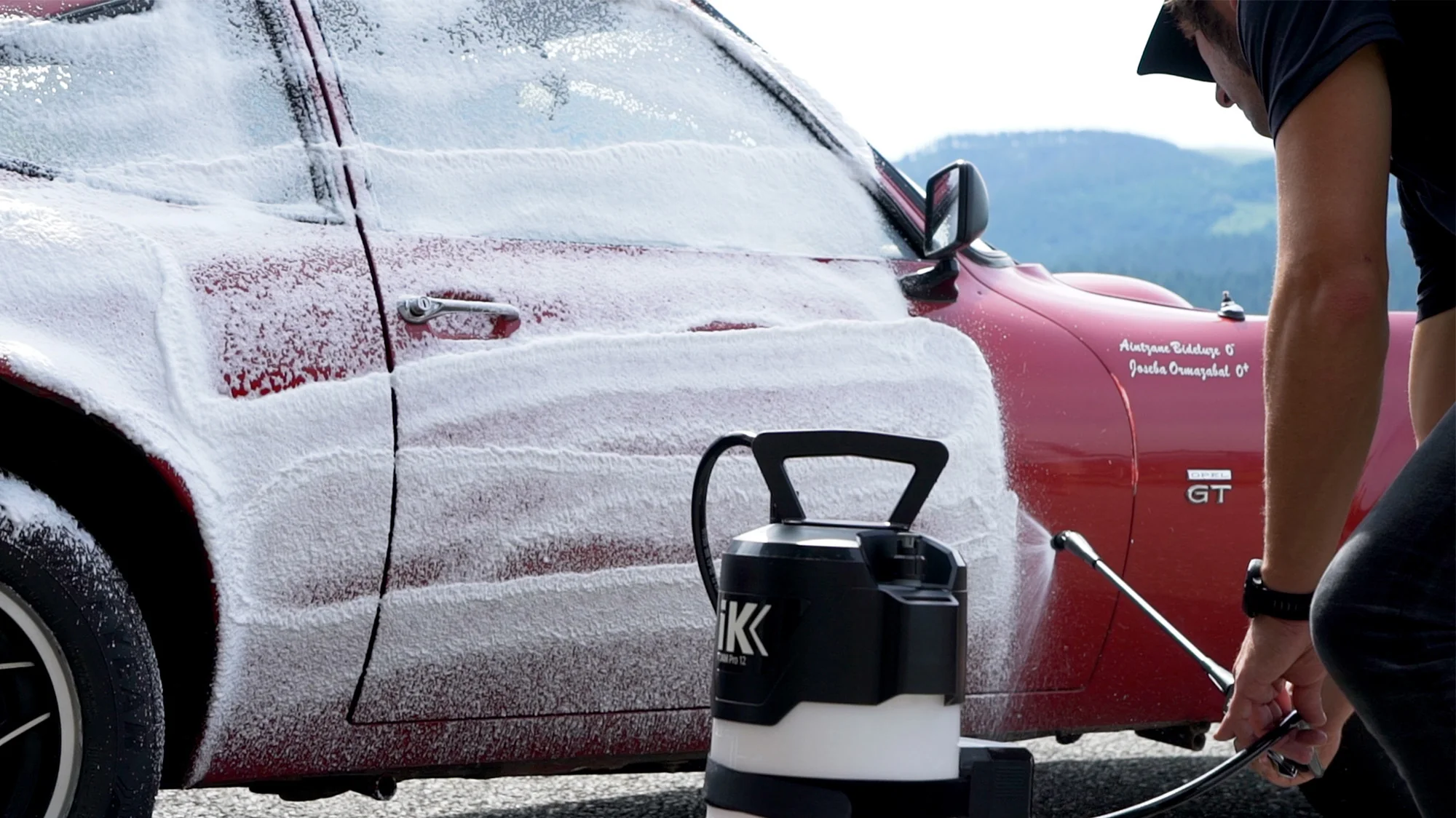 iK E Foam Pro 12 with Battery Powered Air Compressor - Image 9